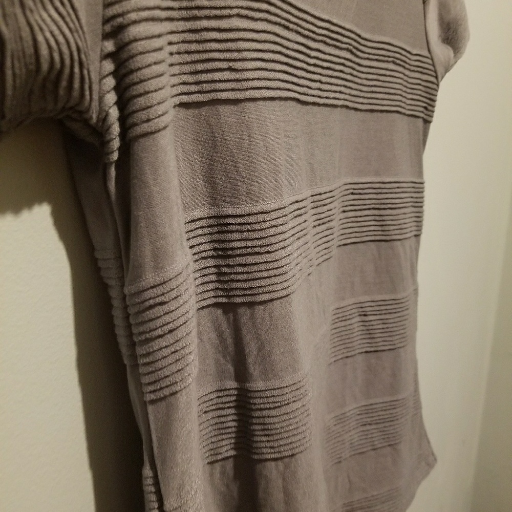 Lularoe Ribbed Classic Tee - Picture 2 of 3